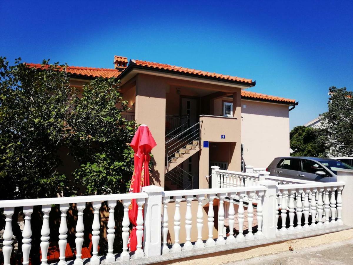 Apartmani Nada クレノヴィツァ エクステリア 写真