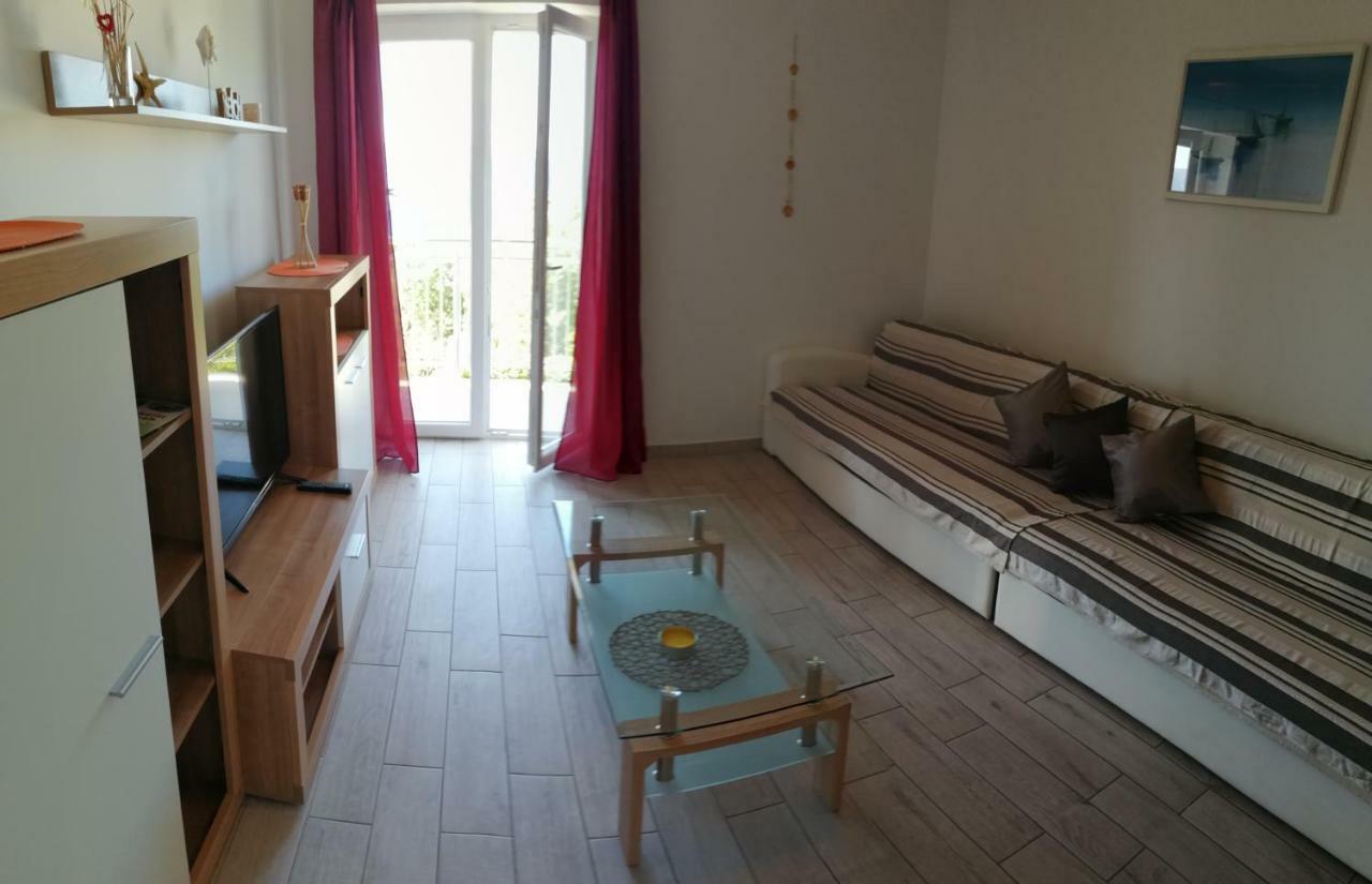 Apartmani Nada クレノヴィツァ エクステリア 写真